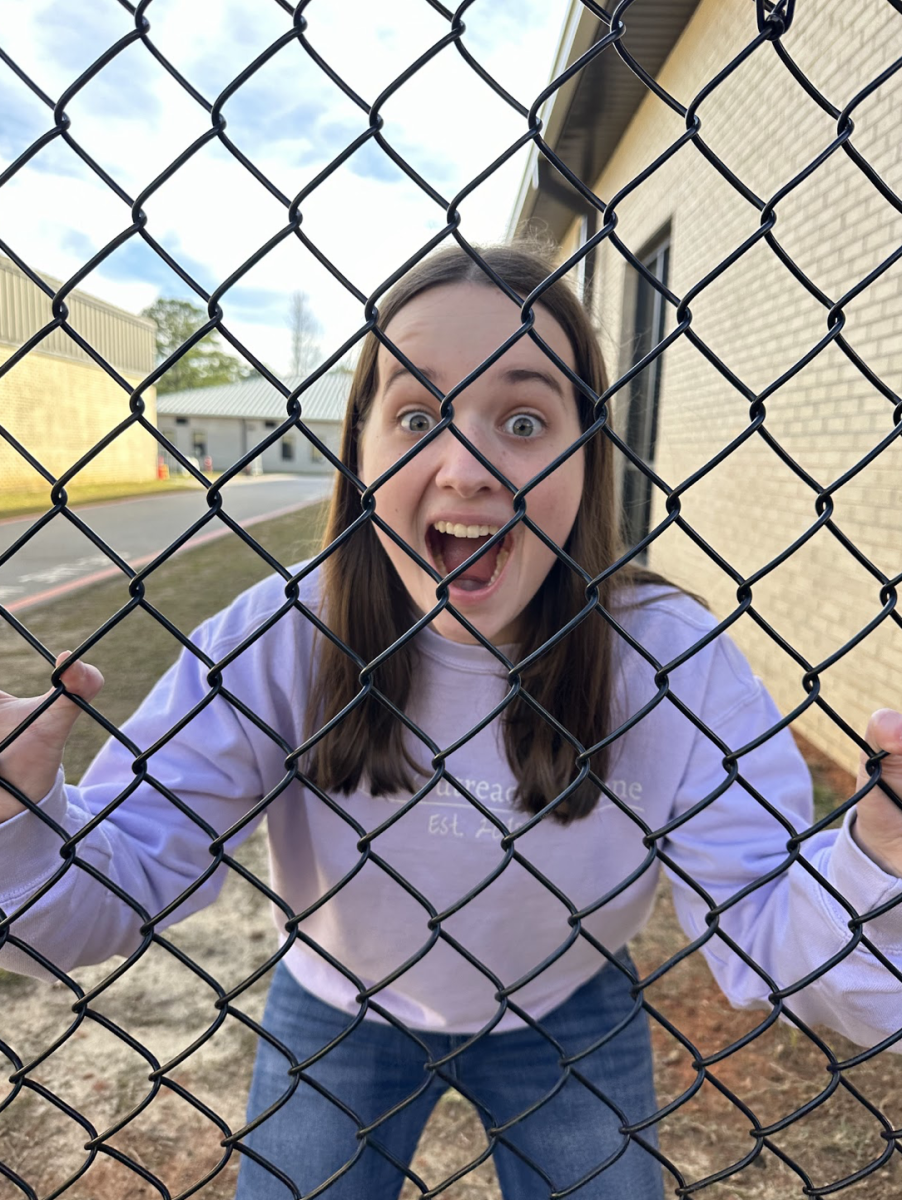 Students+react+to+fence+construction